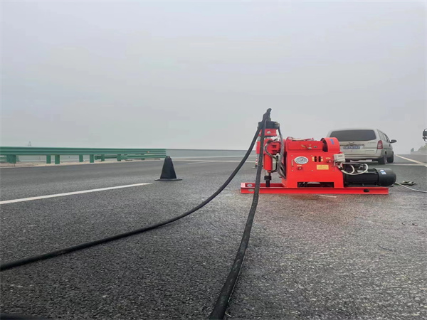 延平马路路基路面开裂下沉注浆加固灌浆