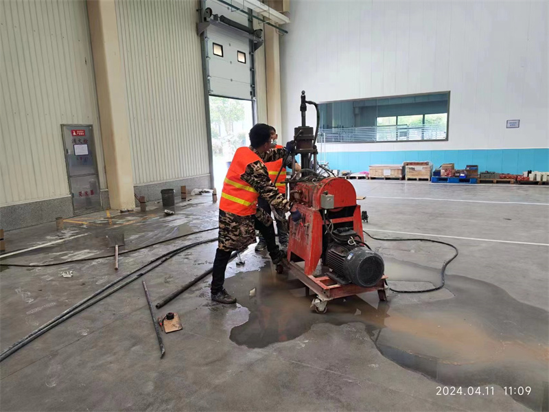 延平厂房地面下沉塌陷注浆加固施工